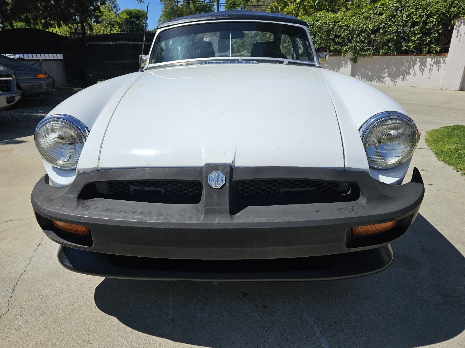 MG-MGB-1974-11