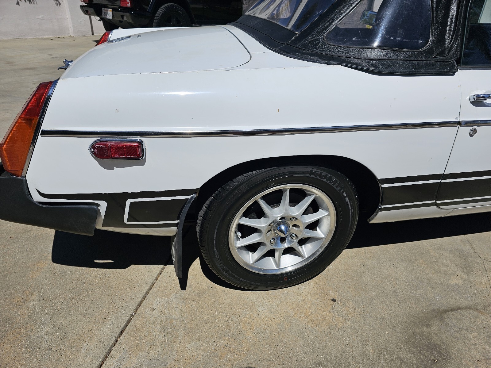 MG-MGB-1974-17