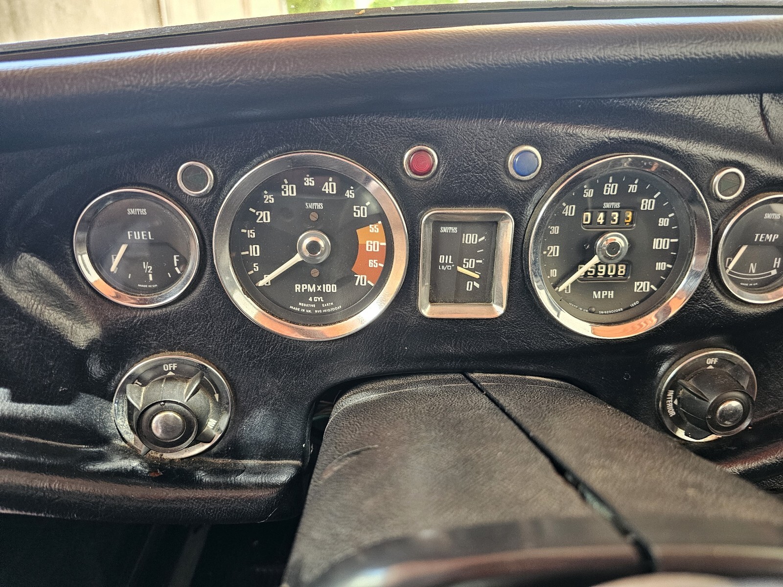 MG-MGB-1974-33