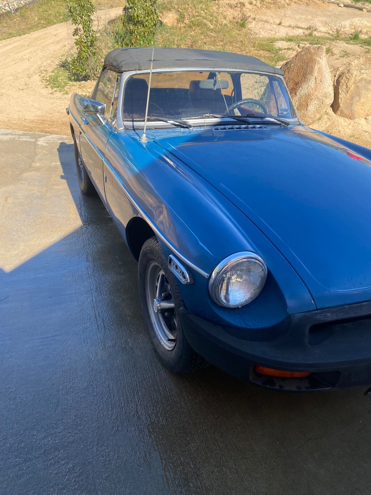 MG-MGB-1974-Convertible-10