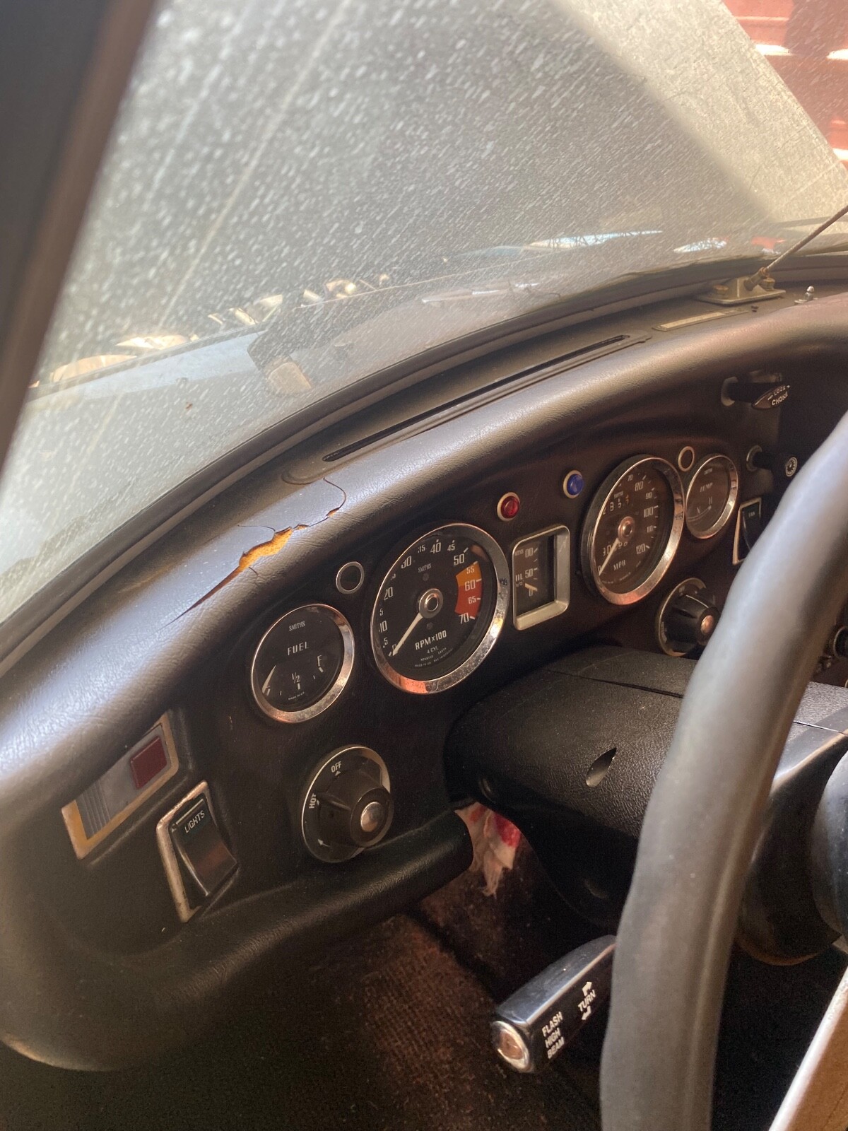 MG-MGB-1974-Convertible-13