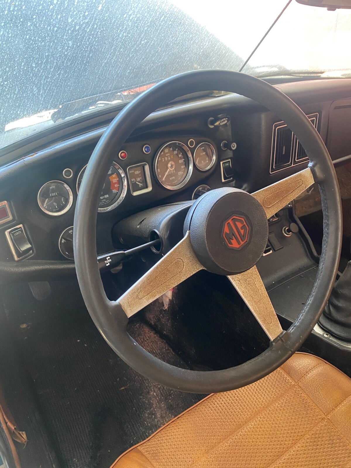 MG-MGB-1974-Convertible-15