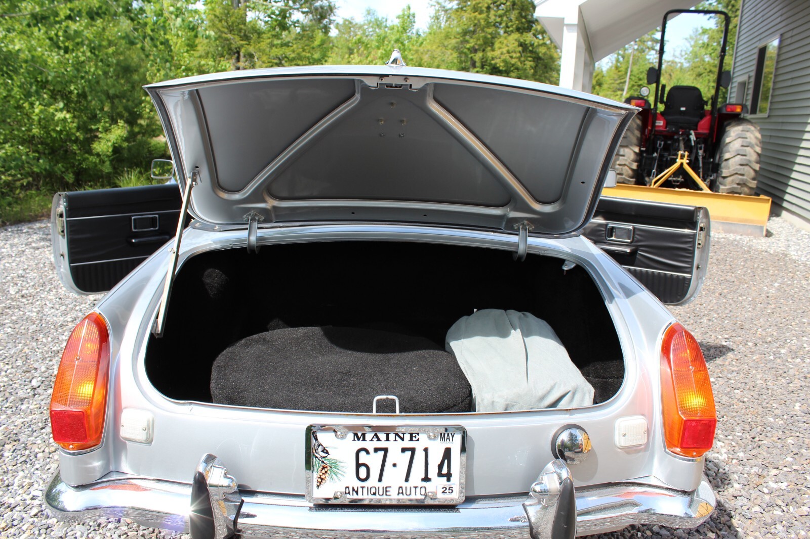 MG-MGB-1974-Convertible-17