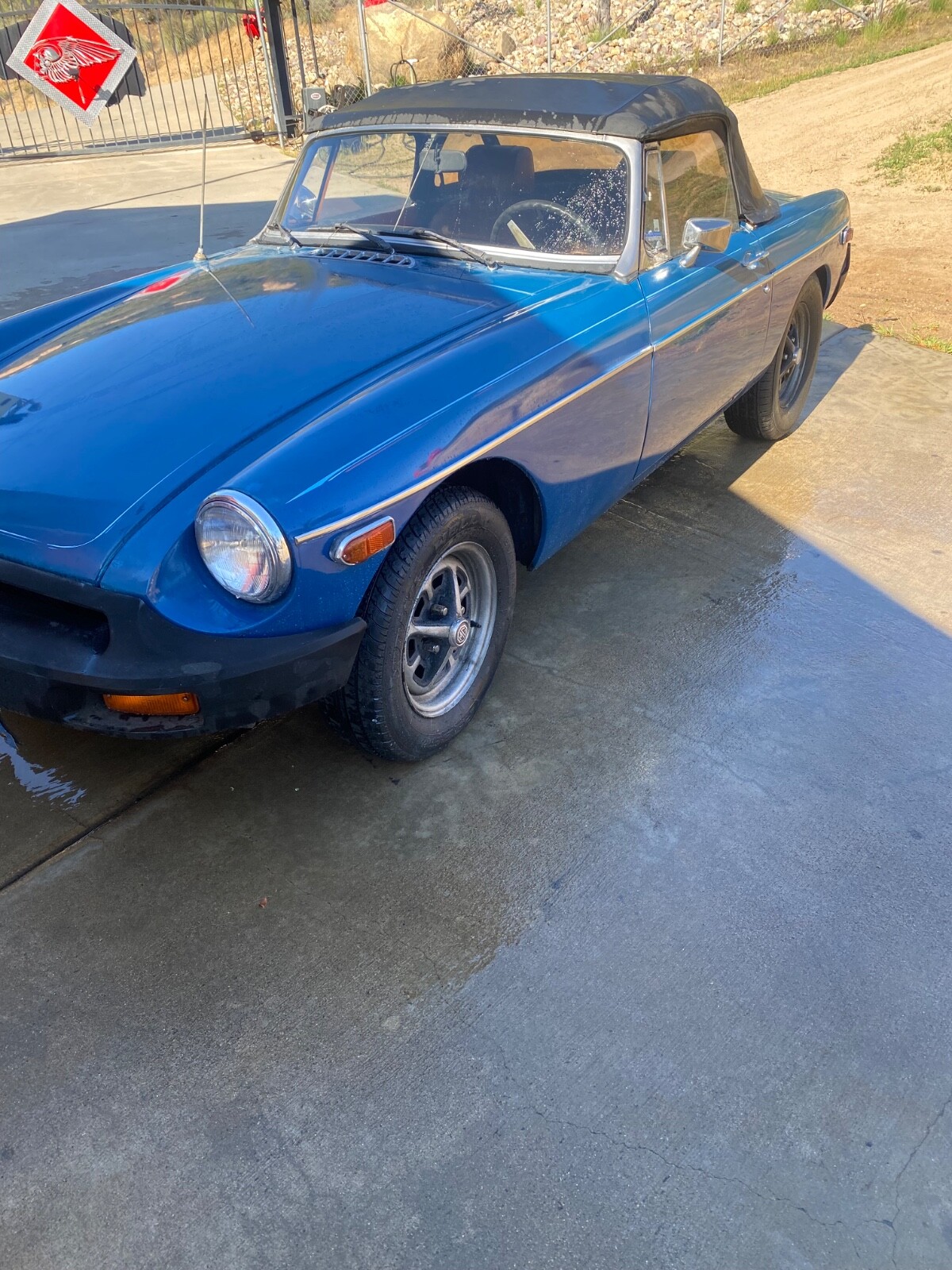 MG-MGB-1974-Convertible-2