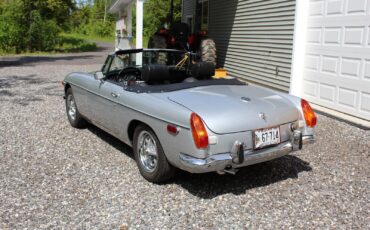 MG-MGB-1974-Convertible-3