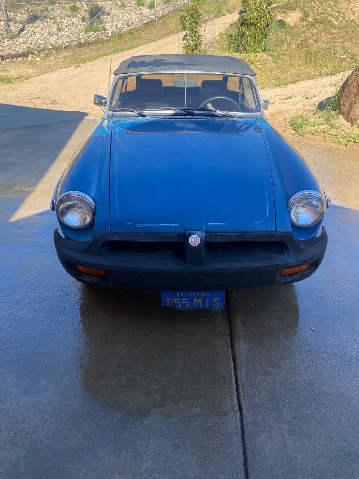 MG-MGB-1974-Convertible-3