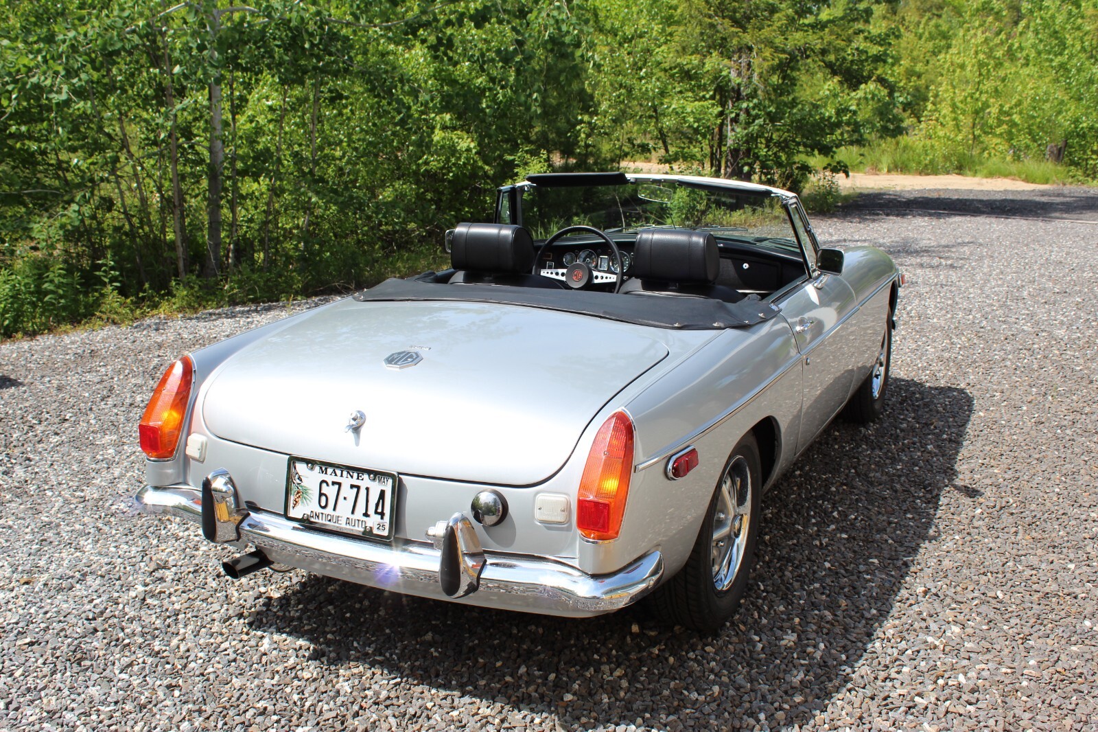 MG-MGB-1974-Convertible-4