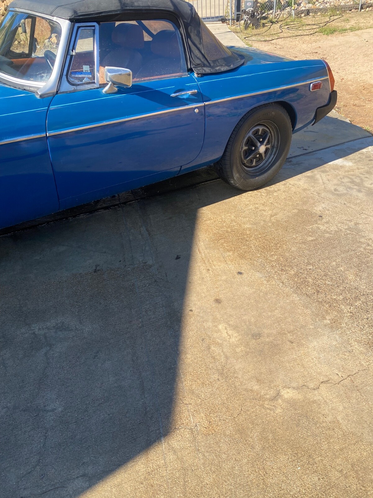 MG-MGB-1974-Convertible-5