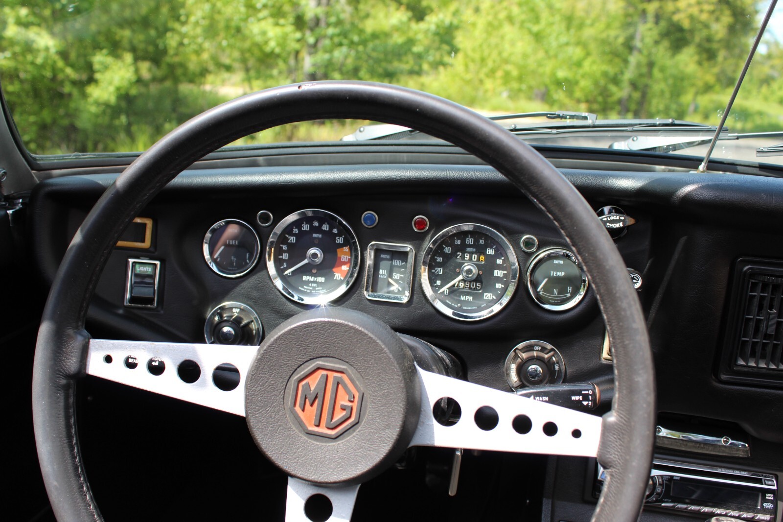 MG-MGB-1974-Convertible-6