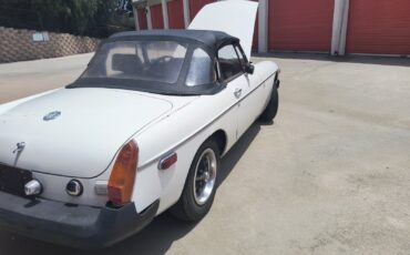 MG-MGB-1975-Convertible-11