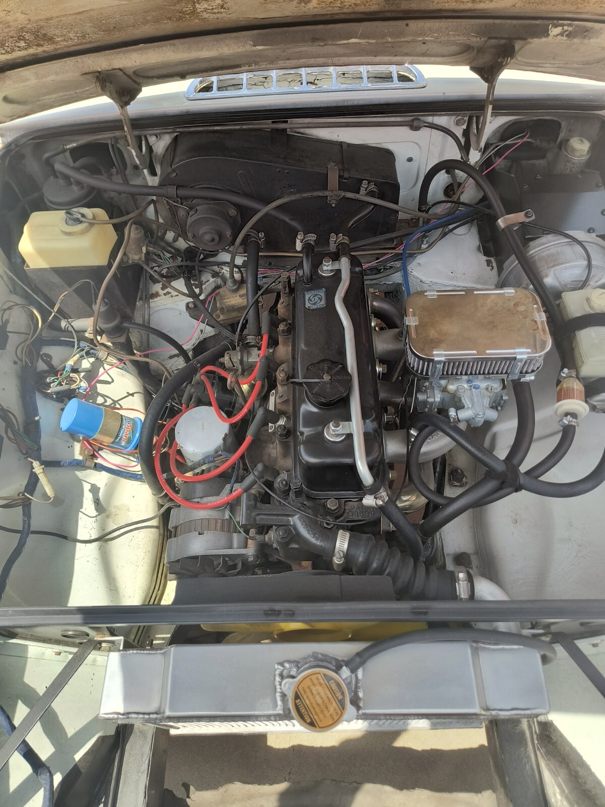 MG-MGB-1975-Convertible-4