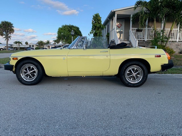MG-MGB-1976-Convertible-11