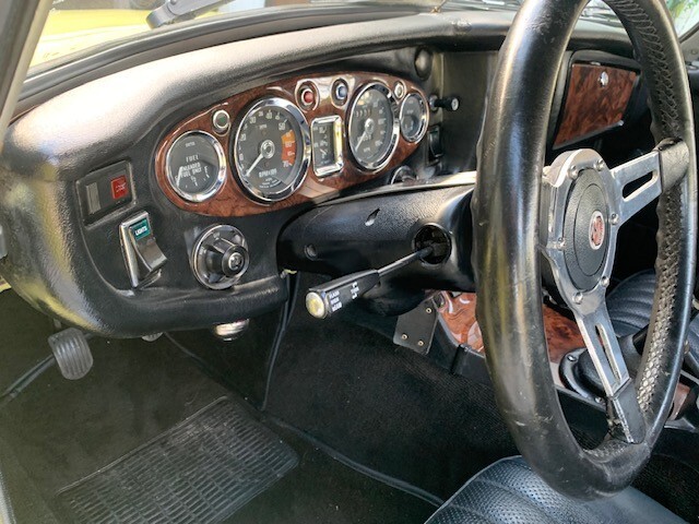 MG-MGB-1976-Convertible-16