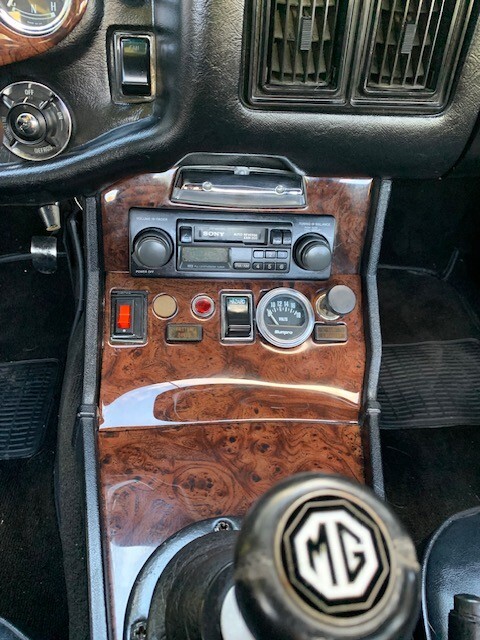 MG-MGB-1976-Convertible-19