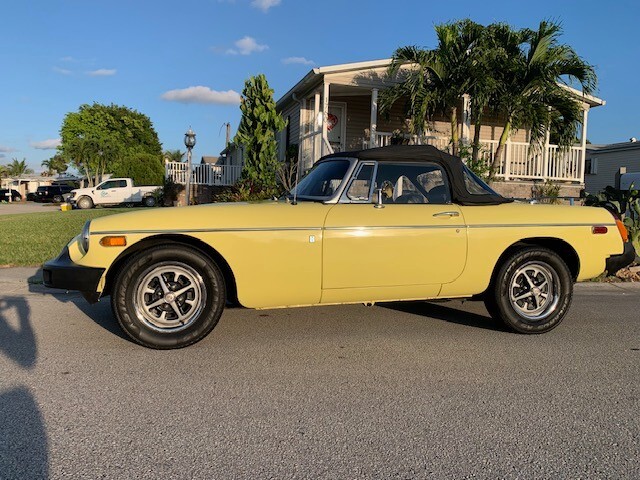 MG-MGB-1976-Convertible-2