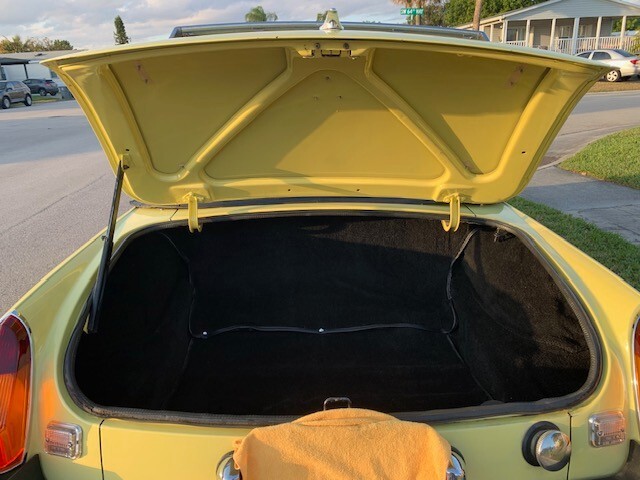 MG-MGB-1976-Convertible-22
