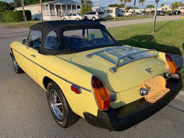 MG-MGB-1976-Convertible-3