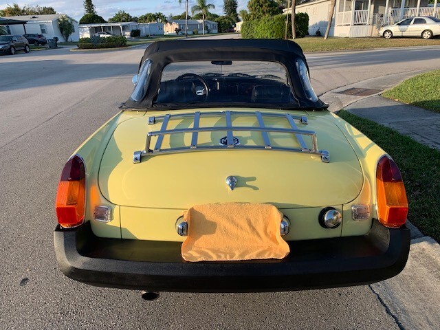MG-MGB-1976-Convertible-4