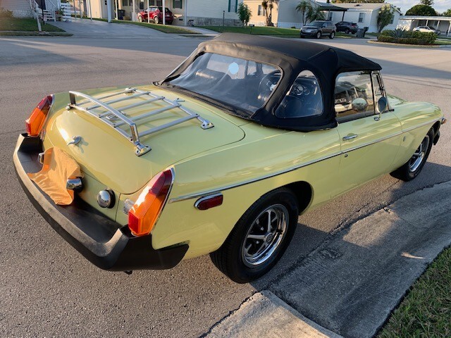 MG-MGB-1976-Convertible-5