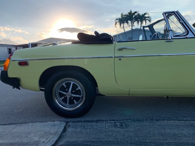 MG-MGB-1976-Convertible-9