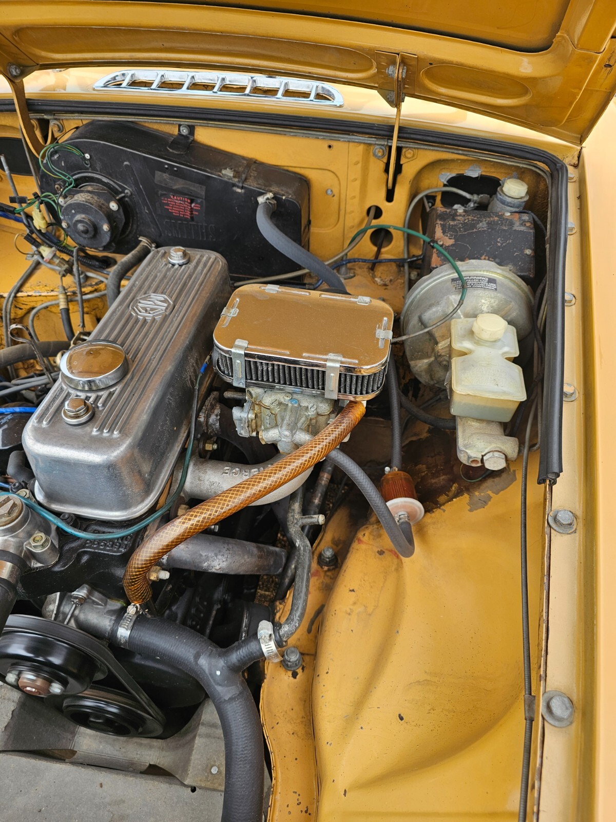 MG-MGB-1977-Convertible-10