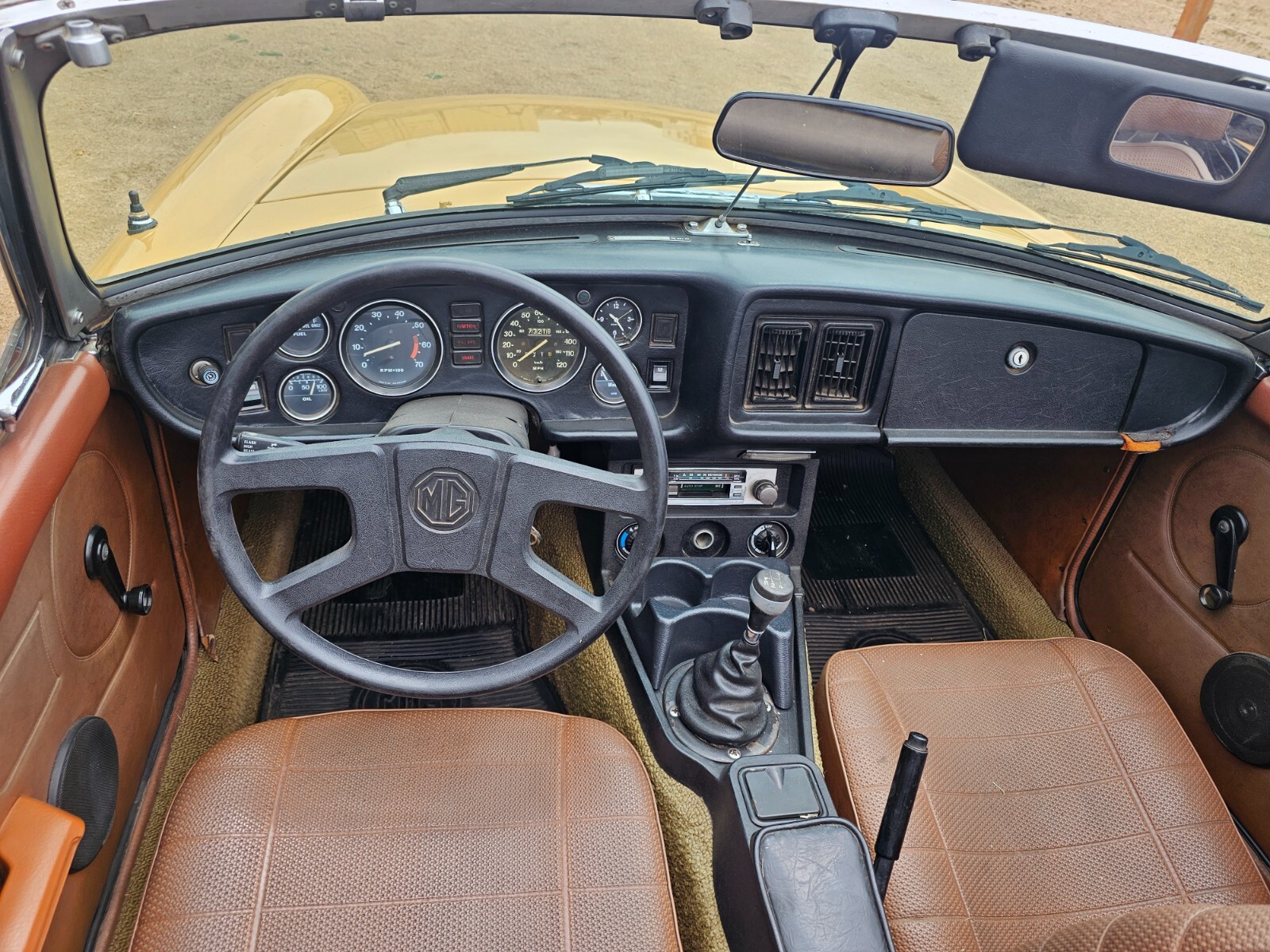 MG-MGB-1977-Convertible-16