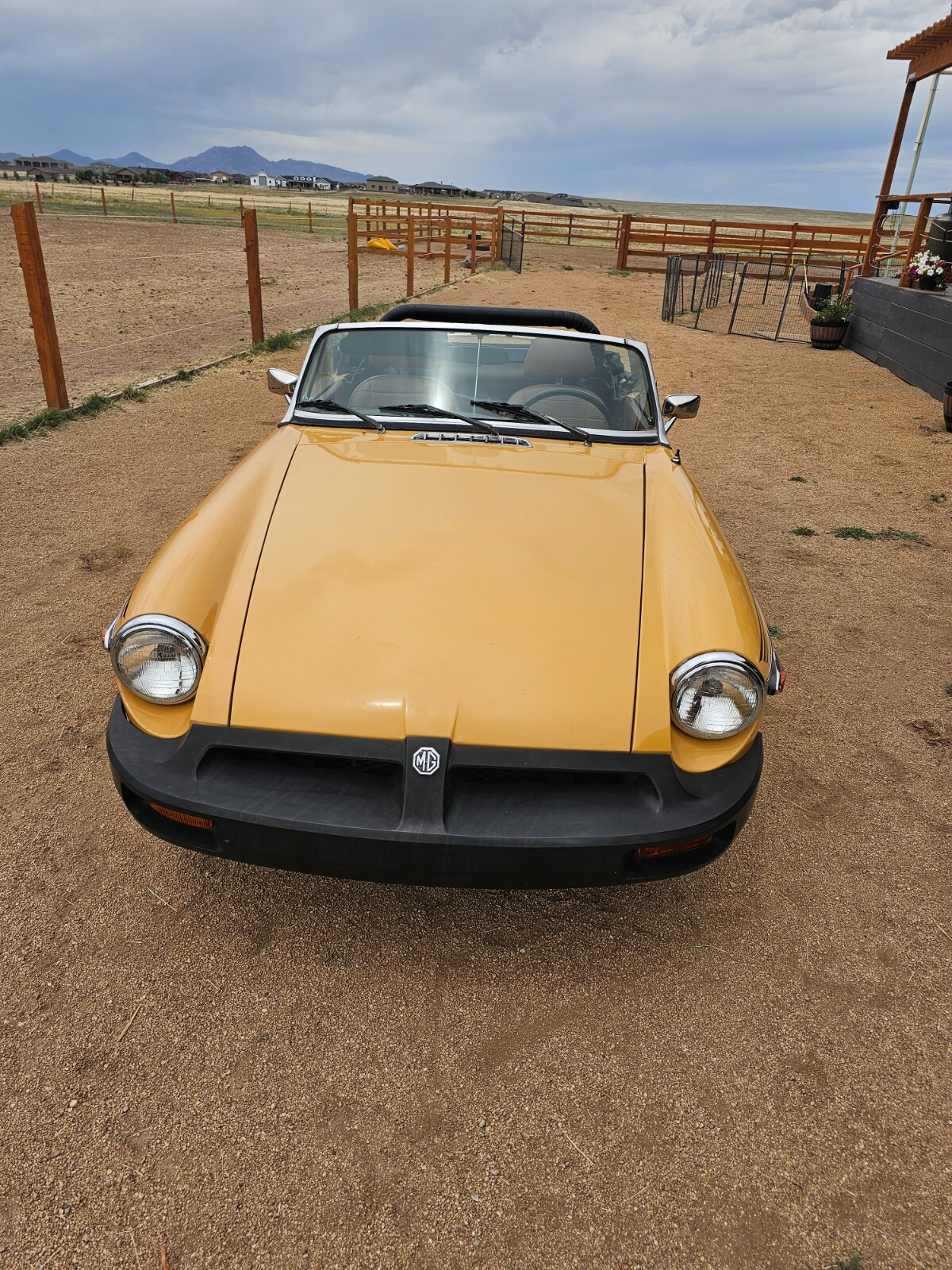 MG-MGB-1977-Convertible-8