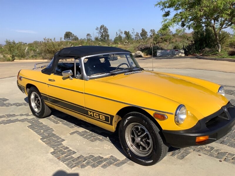 MG-MGB-1979-Convertible-10