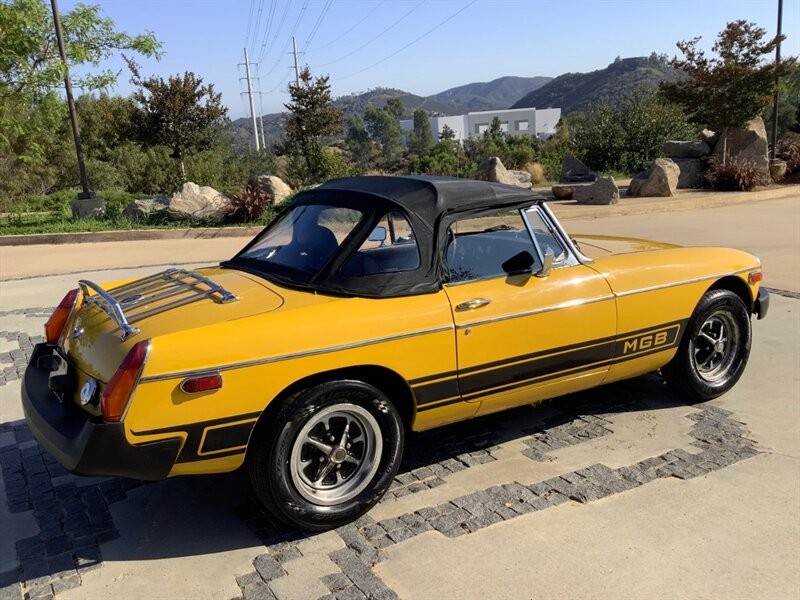 MG-MGB-1979-Convertible-12