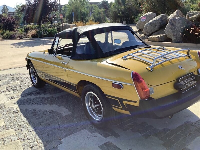 MG-MGB-1979-Convertible-15