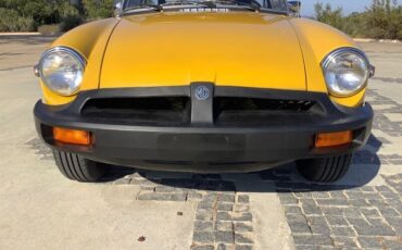 MG-MGB-1979-Convertible-2