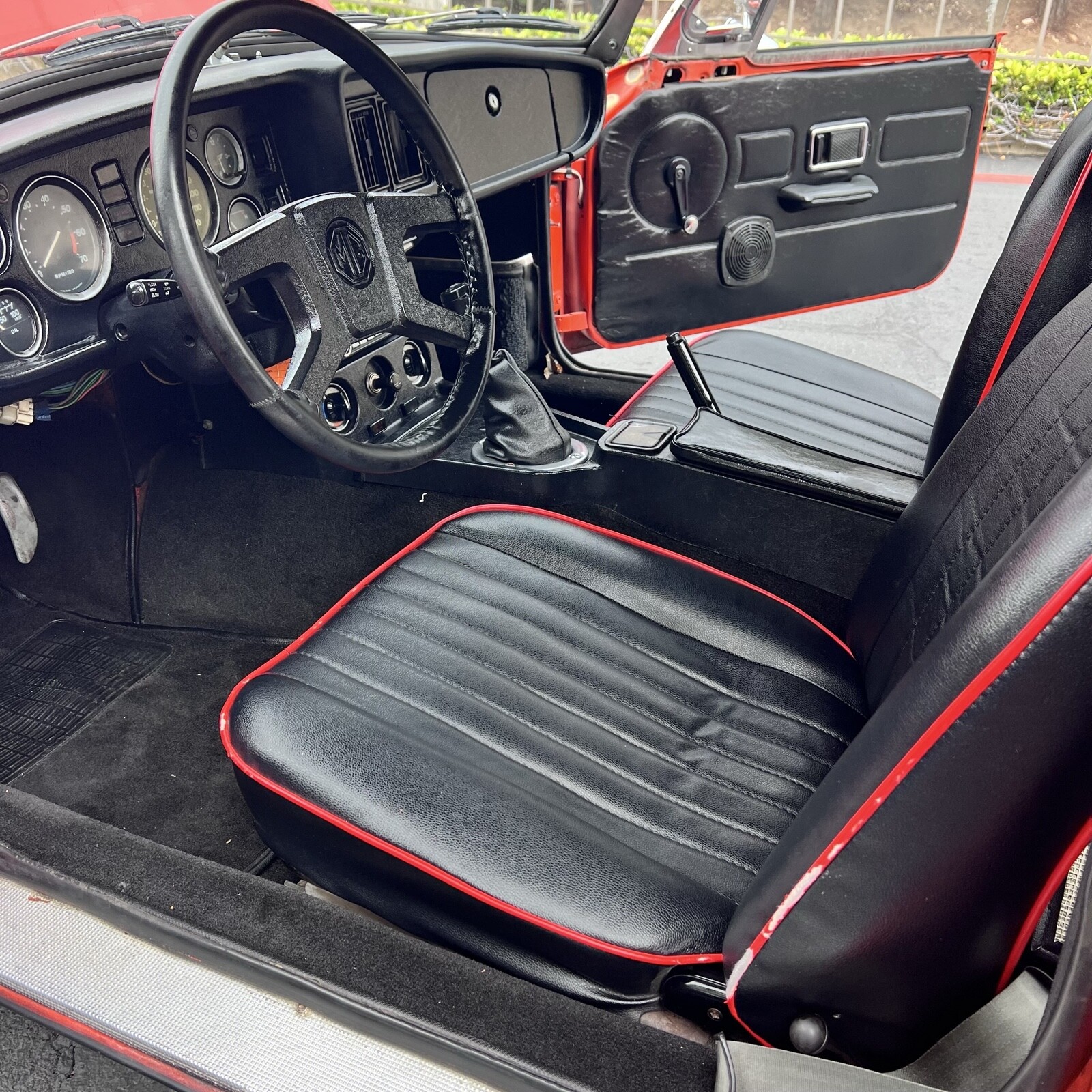 MG-MGB-1979-Convertible-20
