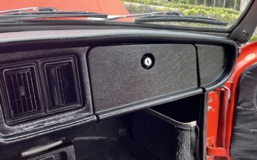 MG-MGB-1979-Convertible-24