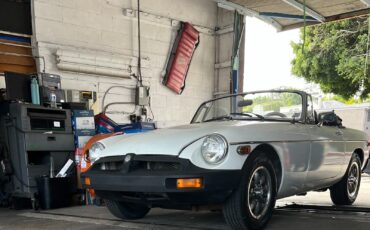 MG-MGB-1979-Convertible-3