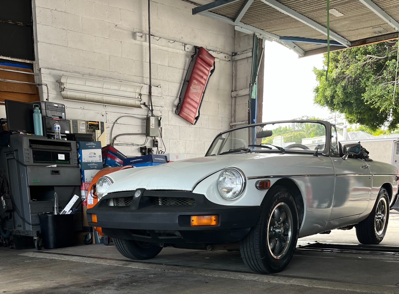 MG-MGB-1979-Convertible-3