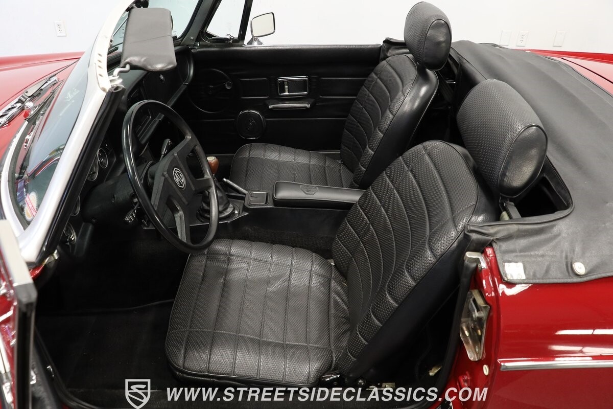 MG-MGB-1979-Convertible-35
