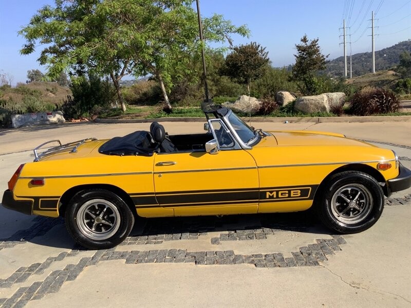 MG-MGB-1979-Convertible-5