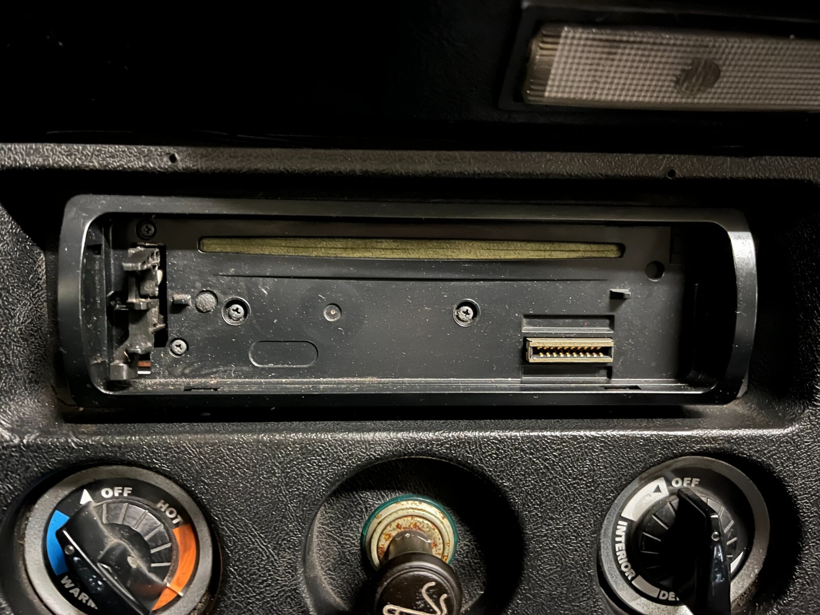 MG-MGB-1979-Convertible-5