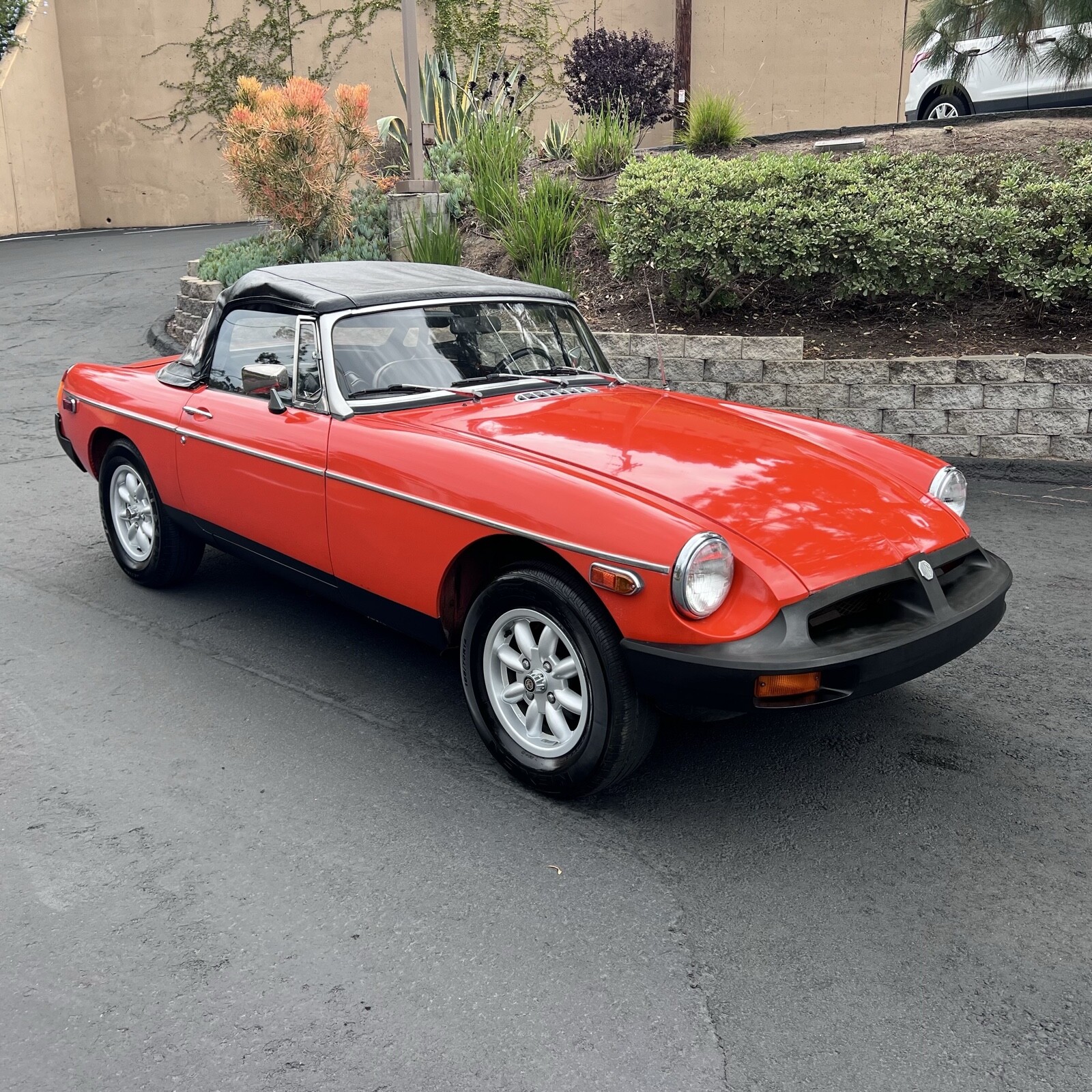 MG-MGB-1979-Convertible-7