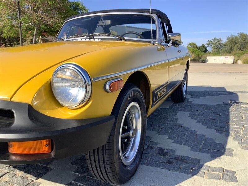 MG-MGB-1979-Convertible-9