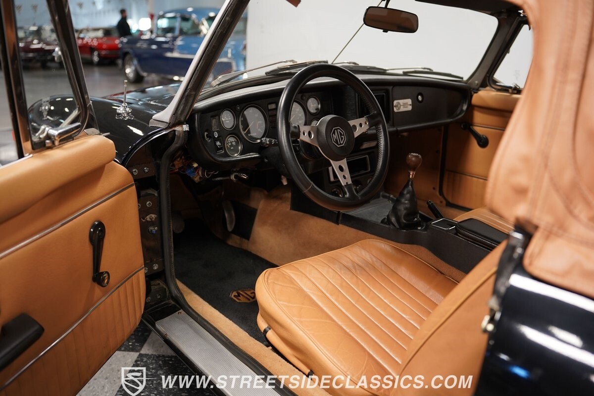 MG-MGB-1980-Convertible-4