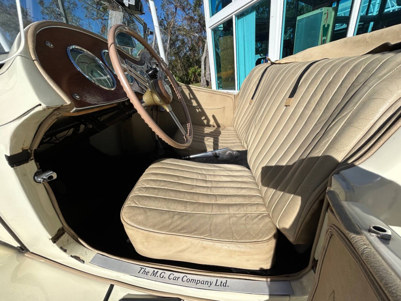 MG-T-Series-1951-Convertible-12
