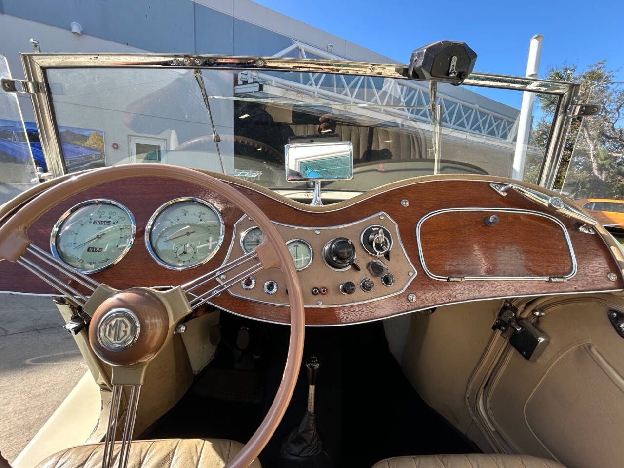 MG-T-Series-1951-Convertible-14