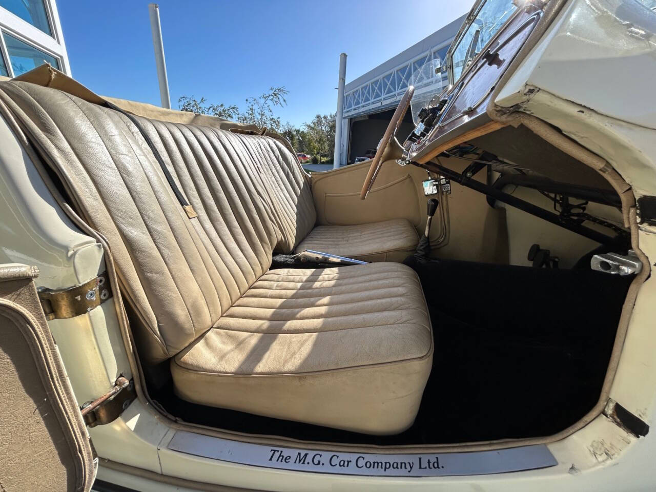 MG-T-Series-1951-Convertible-16