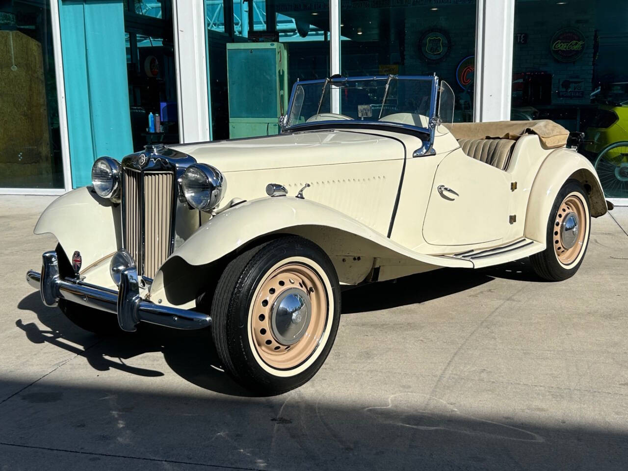 MG-T-Series-1951-Convertible-8