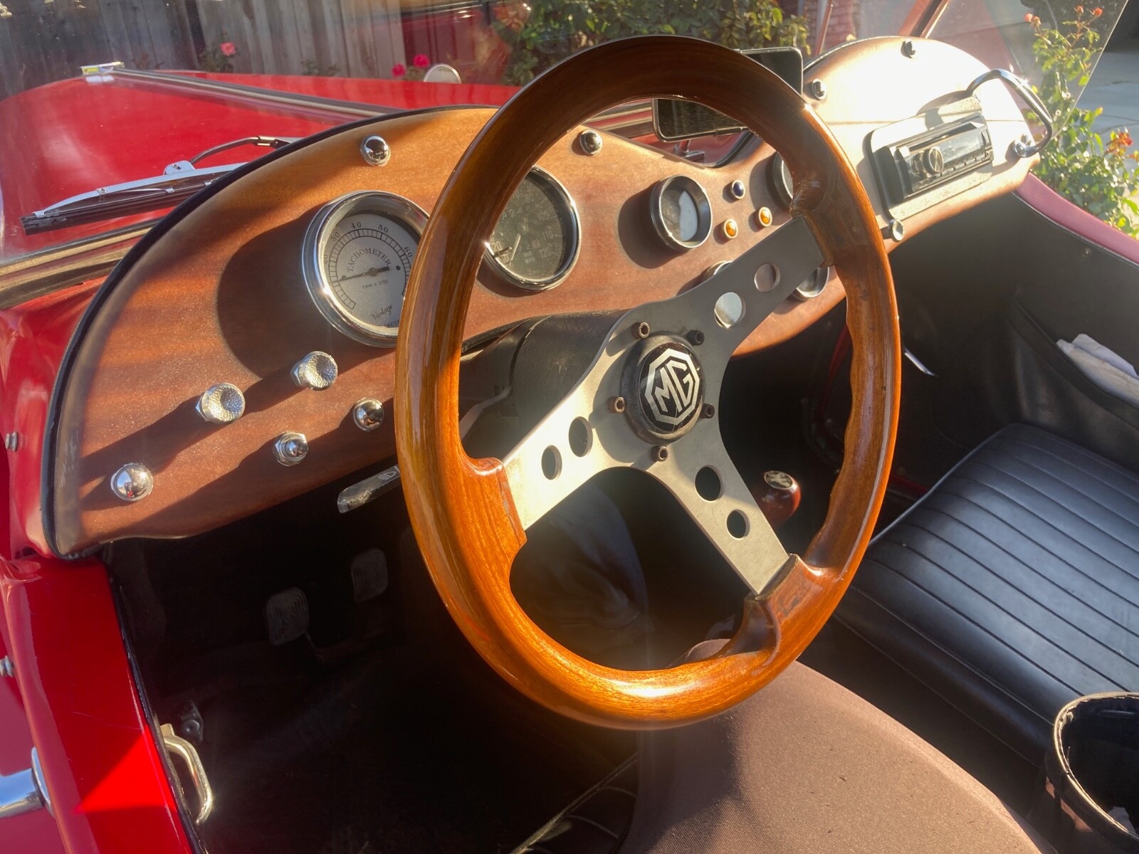 MG-T-Series-1969-Convertible-14