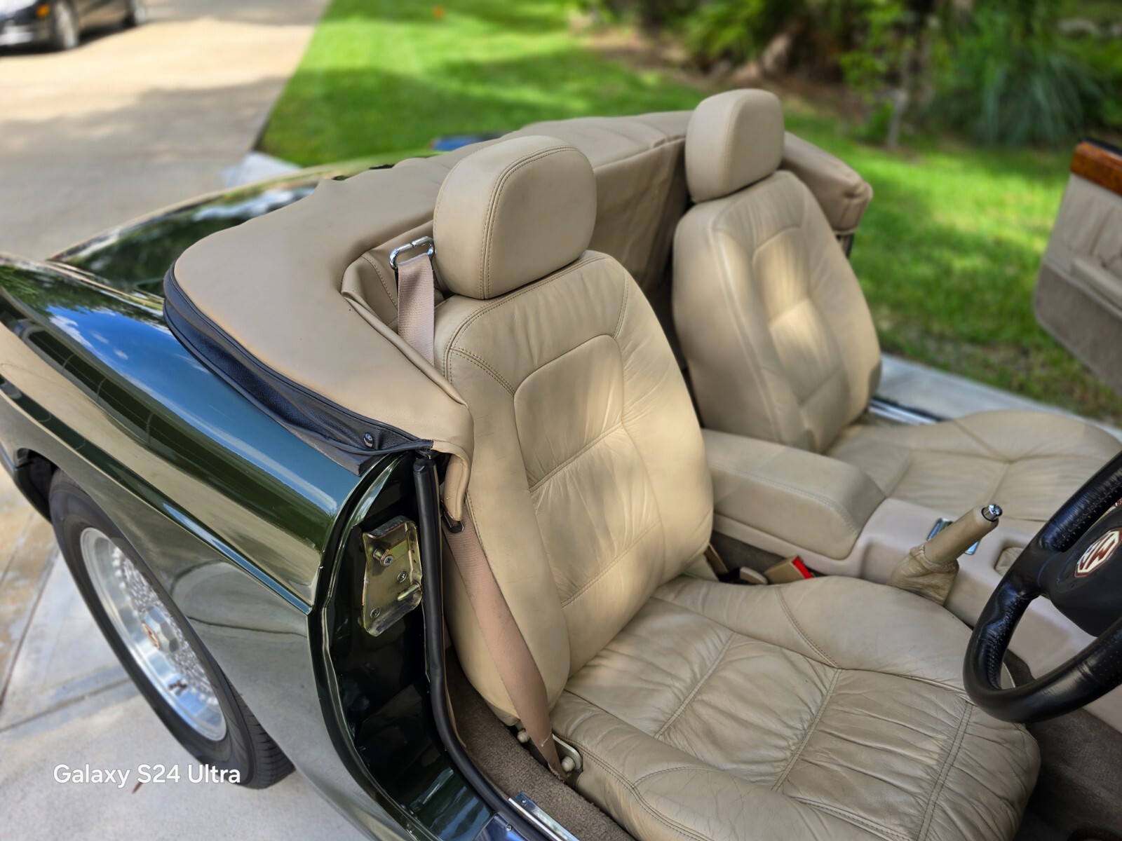 MG-V-8-1995-Convertible-15