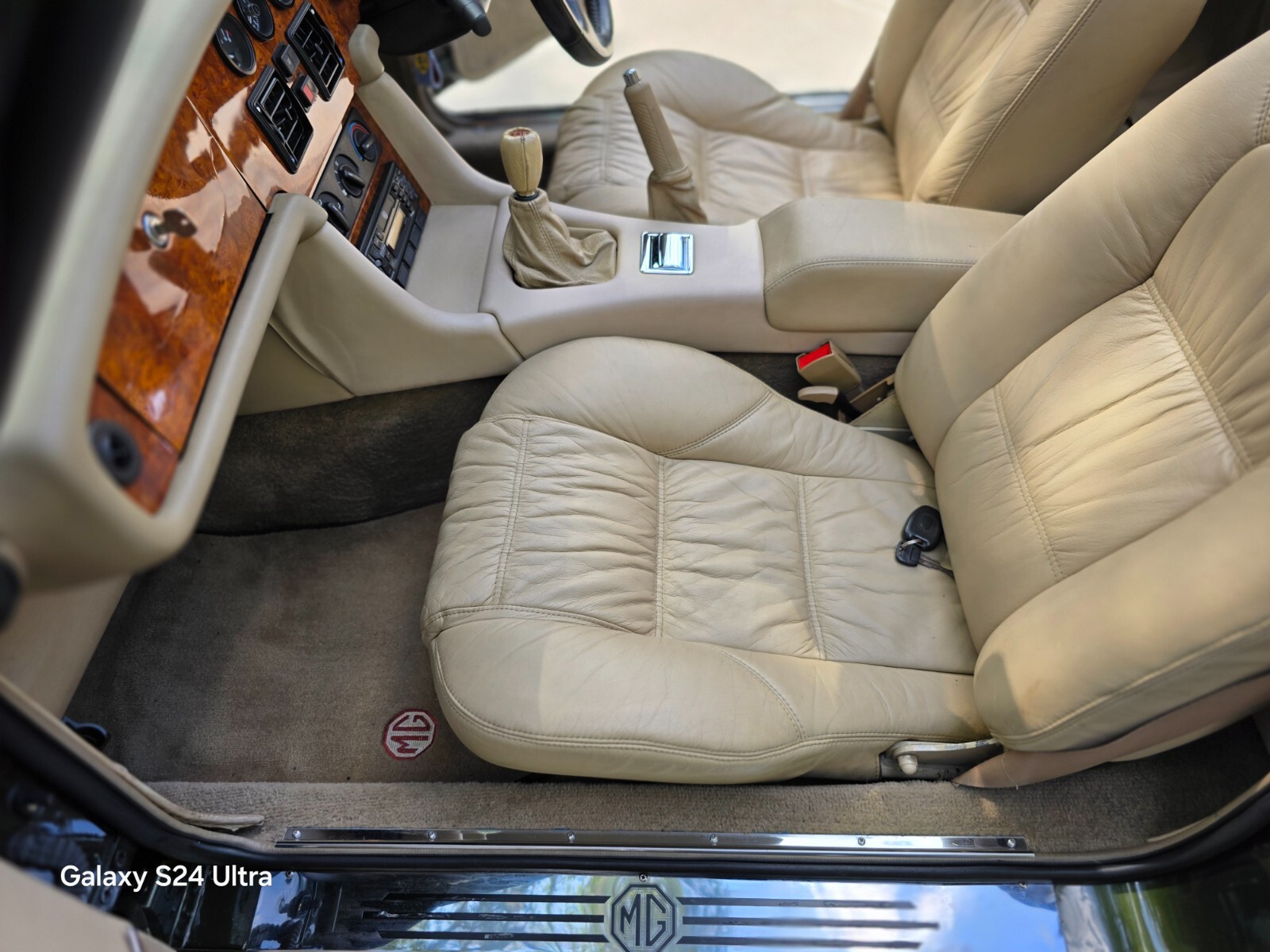MG-V-8-1995-Convertible-22