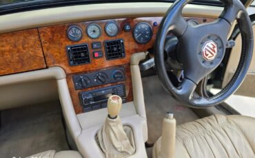 MG-V-8-1995-Convertible-23