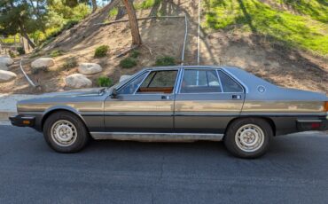 Maserati-Quattroporte-1985-Sedan